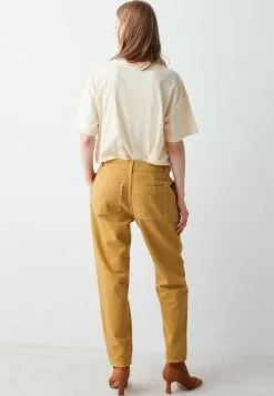 Ipekyol HIGH WAIST - Jeans Straight Leg - Mustard 8 Ipekyol HIGH WAIST - Jeans Straight Leg - Mustard -Hosen Elegante Boutique 07656f41c8ec429ea2f724e3251dce5a