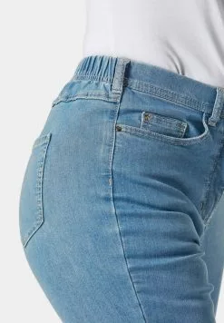 GOLDNER Jeans Straight Leg - Hellblau 9 GOLDNER Jeans Straight Leg - Hellblau -Hosen Elegante Boutique 0ae42cdae13a465aad7d1bda37f321c7