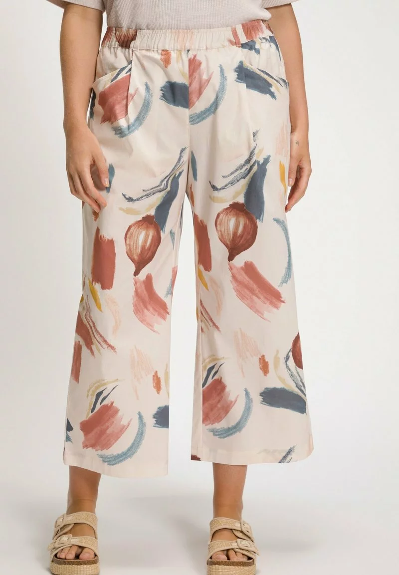 Ulla Popken MOTIF COUP DE PINCEAU CEINTURE ÉLASTIQUE - Stoffhose - Rose Poudré 1 Ulla Popken MOTIF COUP DE PINCEAU CEINTURE ÉLASTIQUE - Stoffhose - Rose Poudré