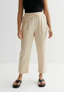 New Look PETITE BLEND HIGH WAIST - Shorts - Stone 11 New Look PETITE BLEND HIGH WAIST - Shorts - Stone -Hosen Elegante Boutique 0c7d443a0d6e45bab14178d79fc527bf