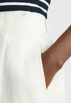 Tommy Hilfiger ELEVATED RELAXED FIT KNEE LENGTH - Shorts - Ecru -Hosen Elegante Boutique 10fd82340c15407296b4835a0eeb46d1