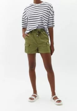 Oxxo MIT SEITLICHEN TASCHEN - Shorts - Antik Olive Darb