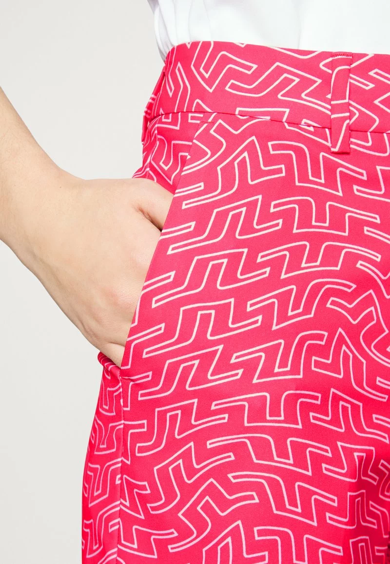 J.Lindeberg GWEN PRINTED SHORTS - Kurze Sporthose - Azalea 5 J.Lindeberg GWEN PRINTED SHORTS - Kurze Sporthose - Azalea - Image 5