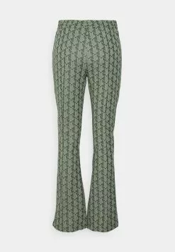 Lacoste Stoffhose - Green/wood Shaving 7 Lacoste Stoffhose - Green/wood Shaving -Hosen Elegante Boutique 1c2476dade76481eb2160a0c731cdaf6