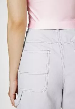 Wood Wood BRITNEY TROUSERS - Stoffhose - White 11 Wood Wood BRITNEY TROUSERS - Stoffhose - White -Hosen Elegante Boutique 1d3bd9a556bf4fdab6cf312e2d8afce3