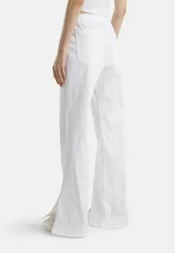 United Colors Of Benetton FLARED WITH SLITS - Flared Jeans - Optical White 8 United Colors Of Benetton FLARED WITH SLITS - Flared Jeans - Optical White -Hosen Elegante Boutique 29f780b241da43a0a56794460903ed6f