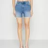 ONLY ONLBLUSH MID RAW - Jeans Shorts - Light Blue Denim