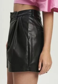 Tussah GWEN - Shorts - Black 8 Tussah GWEN - Shorts - Black -Hosen Elegante Boutique 2f24dd83f9e142e9bdf1b4c3c03c53b1