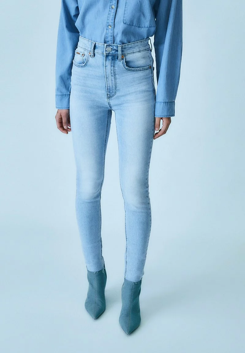 Stradivarius PUSH-UP - Jeans Skinny Fit - Light Blue Denim 2 Stradivarius PUSH-UP - Jeans Skinny Fit - Light Blue Denim - Image 2