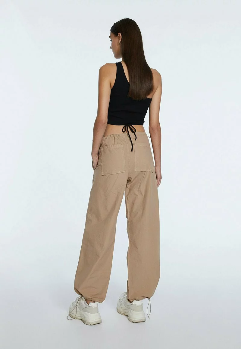 Stradivarius PARACHUTE POPELIN - Jogginghose - Stone 3 Stradivarius PARACHUTE POPELIN - Jogginghose - Stone - Image 3