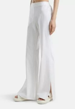 United Colors Of Benetton FLARED WITH SLITS - Flared Jeans - Optical White 9 United Colors Of Benetton FLARED WITH SLITS - Flared Jeans - Optical White -Hosen Elegante Boutique 4d91e326a9214167857293e4350e890e 1