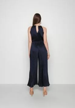 MICHAEL Michael Kors CHAIN HALTER - Jumpsuit - Midnightblue 8 MICHAEL Michael Kors CHAIN HALTER - Jumpsuit - Midnightblue -Hosen Elegante Boutique 4e80bf995ddd49d6a1fb36cc664c548f