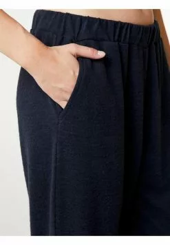 CCDK LOLA COSY - Jogginghose - Dark Navy 10 CCDK LOLA COSY - Jogginghose - Dark Navy -Hosen Elegante Boutique 56f36cb3c0ae46c88202c16ba9ac9770