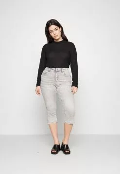 ONLY CARMAKOMA CARSALLY KNICKERS - Jeans Shorts - Medium Grey Denim 7 ONLY CARMAKOMA CARSALLY KNICKERS - Jeans Shorts - Medium Grey Denim -Hosen Elegante Boutique 731303d7943b4cabb5aa84406de55165