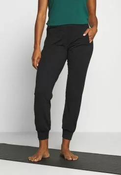 Sweaty Betty GARY YOGA TROUSERS - Jogginghose - Black 11 Sweaty Betty GARY YOGA TROUSERS - Jogginghose - Black -Hosen Elegante Boutique 7520c68d5d364ab3aaaee103bece3032 1
