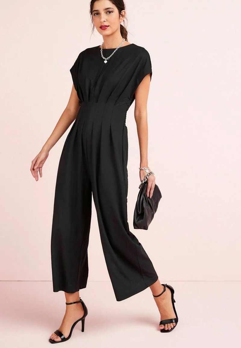 Next SHORT SLEEVES PLEATED CORSET DETAIL WIDE LEG STANDARD - Jumpsuit - Black 1 Next SHORT SLEEVES PLEATED CORSET DETAIL WIDE LEG STANDARD - Jumpsuit - Black