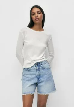 PULL & BEAR BERMUDA - Jeans Shorts - Light Blue Denim