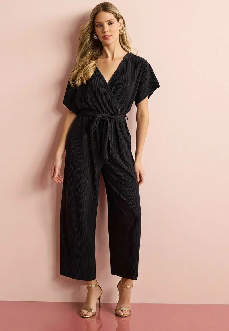 Next SHORT SLEEVE PLISSE STANDARD - Jumpsuit - Black 6 Next SHORT SLEEVE PLISSE STANDARD - Jumpsuit - Black - Image 6