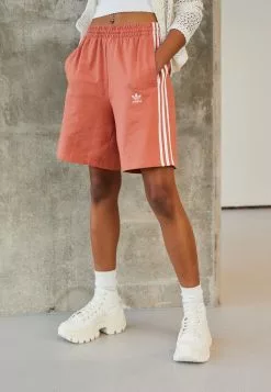 Adidas Originals ADICOLOR CLASSICS BERMUDA - Shorts - Magic Earth
