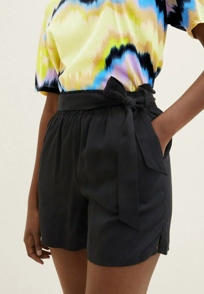 TOM TAILOR Denim MIT ELASTISCHEM BUND - Shorts - Deep Black 4 TOM TAILOR Denim MIT ELASTISCHEM BUND - Shorts - Deep Black - Image 4