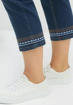 Sheego Jeans Slim Fit - Dark Blue Denim 9 Sheego Jeans Slim Fit - Dark Blue Denim -Hosen Elegante Boutique 98b00b6f985a40aaba2a304722f9fb88