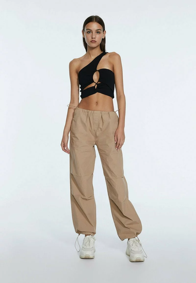 Stradivarius PARACHUTE POPELIN - Jogginghose - Stone 2 Stradivarius PARACHUTE POPELIN - Jogginghose - Stone - Image 2