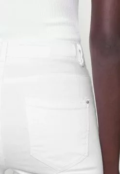 ONLY Tall ONLWAUW - Flared Jeans - White -Hosen Elegante Boutique 9e1bc8009ee64f89b01d010336fd0b4d