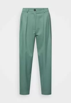 Marc O'Polo PANTS MENSWEAR INSPIRED PLEATED HIGH RISE - Stoffhose - Lake Green 9 Marc O'Polo PANTS MENSWEAR INSPIRED PLEATED HIGH RISE - Stoffhose - Lake Green -Hosen Elegante Boutique 9fb9a1388c114bb6a96da14d546ddd7d 1
