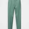 Marc O'Polo PANTS MENSWEAR INSPIRED PLEATED HIGH RISE - Stoffhose - Lake Green