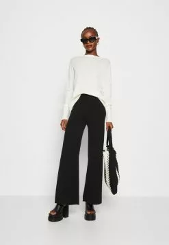ALOHAS EASY WIDE PANTS - Stoffhose - Black -Hosen Elegante Boutique a0fa2294f6eb4bc8b4cac17202606cf4