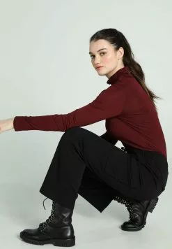 Cassis Jogginghose - Black 11 Cassis Jogginghose - Black -Hosen Elegante Boutique a3b35a4c6c764181a0464cec82229381