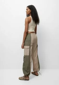 PULL & BEAR Cargohose - Beige -Hosen Elegante Boutique ad3e455c1b3141228a5a088ff89c1020