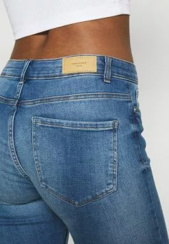 Vero Moda VMSEVEN - Jeans Shorts - Medium Blue Denim 10 Vero Moda VMSEVEN - Jeans Shorts - Medium Blue Denim -Hosen Elegante Boutique b0595eb5e0ab4fd98fc86d85afa5e4cf