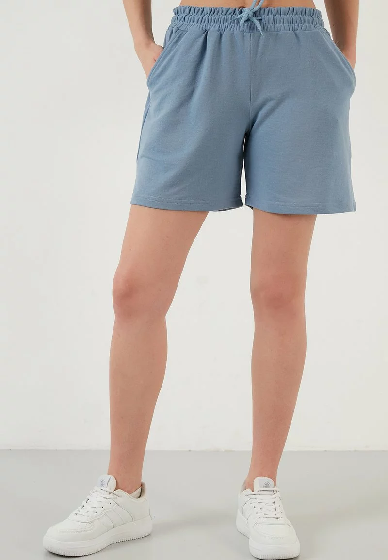 LELA TWO PIECE SET - REGULAR FIT - Shorts - Baby Blue 3 LELA TWO PIECE SET - REGULAR FIT - Shorts - Baby Blue - Image 3