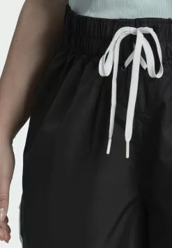 Adidas Originals Shorts - Black 10 Adidas Originals Shorts - Black -Hosen Elegante Boutique bbcbccbc220749229ac4a13b5391492f