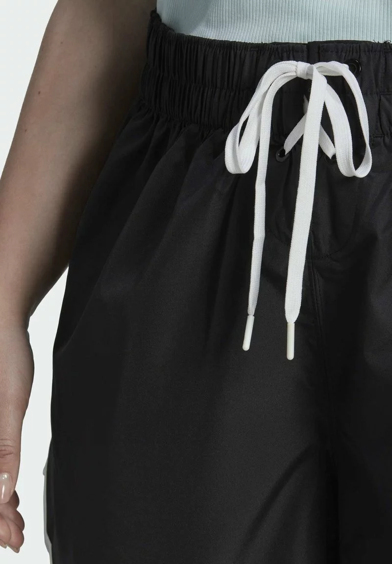 Adidas Originals Shorts - Black 5 Adidas Originals Shorts - Black - Image 5