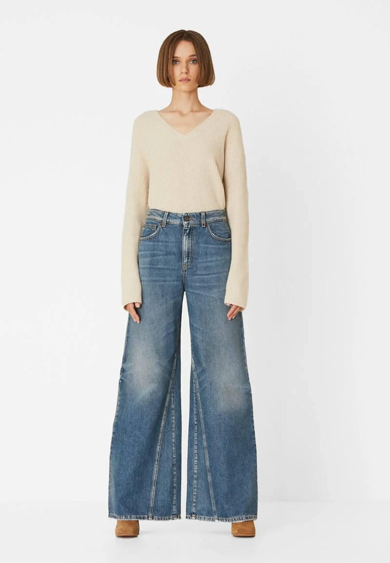 Manila Grace DONNA - Flared Jeans - Medium Blue 1 Manila Grace DONNA - Flared Jeans - Medium Blue