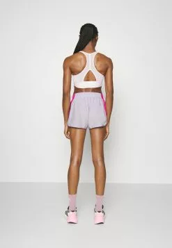 ADIDAS PERFORMANCE RUN IT SHORT - Kurze Sporthose - Silver Dawn 8 ADIDAS PERFORMANCE RUN IT SHORT - Kurze Sporthose - Silver Dawn -Hosen Elegante Boutique cab1dde856ab48a188dd7e95de68eef8