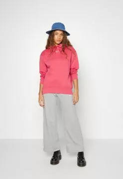 Nike Sportswear CLUB PANT WIDE - Jogginghose - Grey Heather -Hosen Elegante Boutique d559074e68624a80bc278546ac0c455b