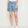 Tommy Jeans MOM - Jeans Shorts - Denim Medium
