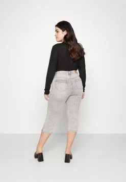 ONLY CARMAKOMA CARSALLY KNICKERS - Jeans Shorts - Medium Grey Denim 8 ONLY CARMAKOMA CARSALLY KNICKERS - Jeans Shorts - Medium Grey Denim -Hosen Elegante Boutique e36b0c000e22417a9c73e7d58e36bac5