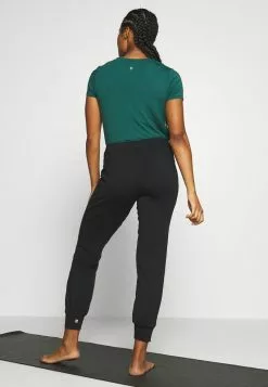 Sweaty Betty GARY YOGA TROUSERS - Jogginghose - Black 8 Sweaty Betty GARY YOGA TROUSERS - Jogginghose - Black -Hosen Elegante Boutique e9d82f0b22f64fec841ee000e1a01e72