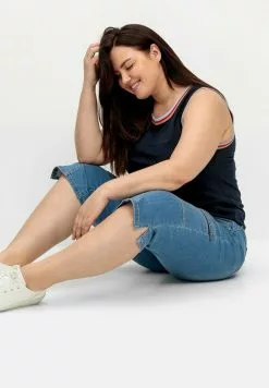 Sheego CAPRI - Jeans Shorts - Blue Bleached Denim -Hosen Elegante Boutique ee4046168b1e4423b1293724145346f8