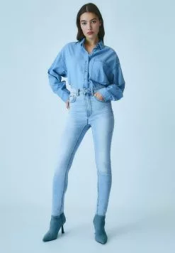 Stradivarius PUSH-UP - Jeans Skinny Fit - Light Blue Denim