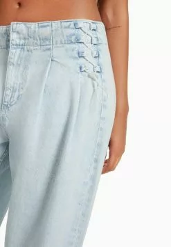 BERSHKA WIDE LEG 90S TIE - Jeans Straight Leg - Light Blue -Hosen Elegante Boutique f4abe970aea24ccbbd3de1d89068d734