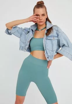 Leif Nelson SEAMLESS FITNESS - Shorts - Grün 10 Leif Nelson SEAMLESS FITNESS - Shorts - Grün -Hosen Elegante Boutique fad380b4b91a459a83666e246c638b49